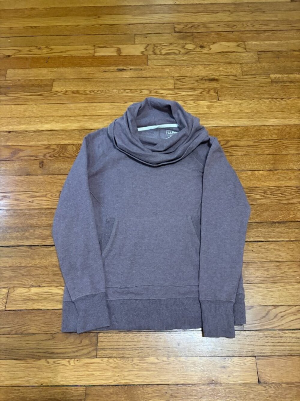 LL Bean Womens Cowl Neck Sweatshirt Size Medium Dusty Purple Pullover Pockets